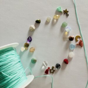 Pulsera personalizada · 15 piedras irregulares · Una joya mágica hecha solo para ti - Imagen 6