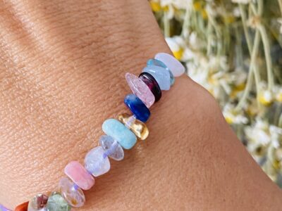 Pulsera personalizada · 15 piedras mini irregulares · Un amuleto delicado y lleno de intención